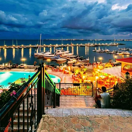 Star Dreams With Glass Veranda Apartment